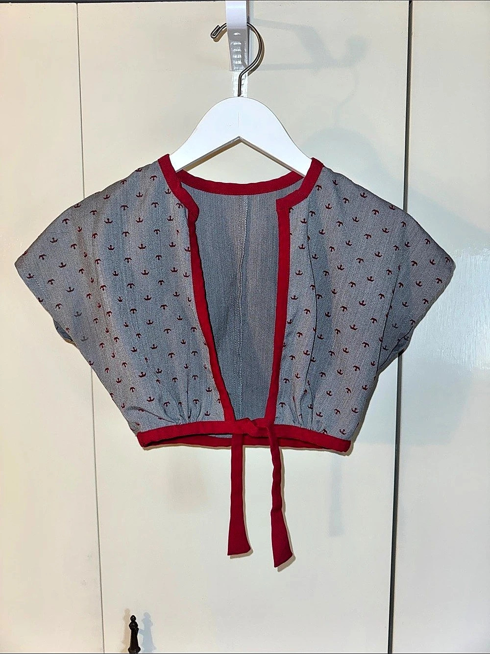 Gray & Red Printed Tie-Front Blouse
